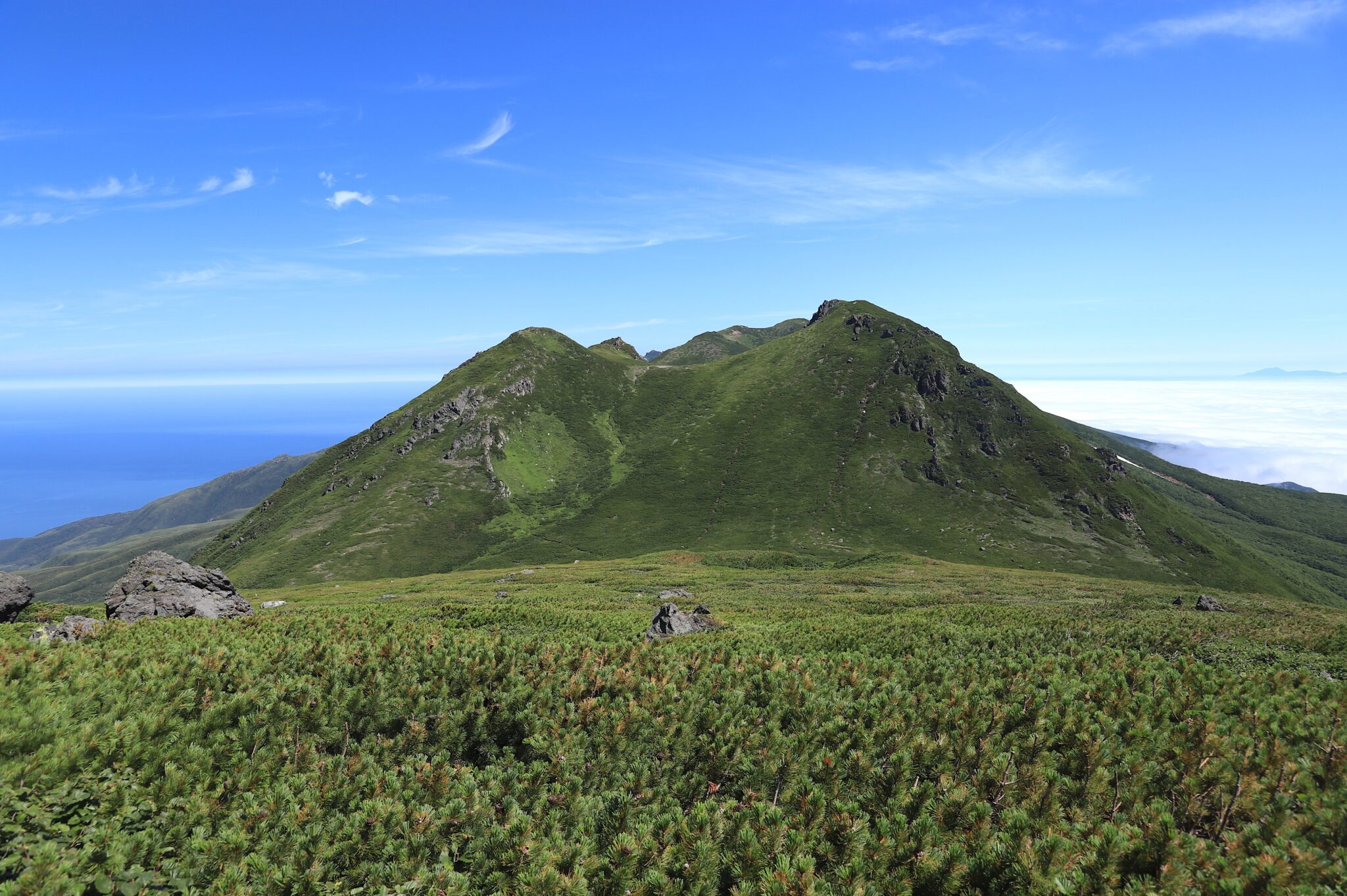 羅臼岳の登山ルートとアクセスを詳しく解説 知床の大自然を歩く山旅へ | 山と高原地図Web