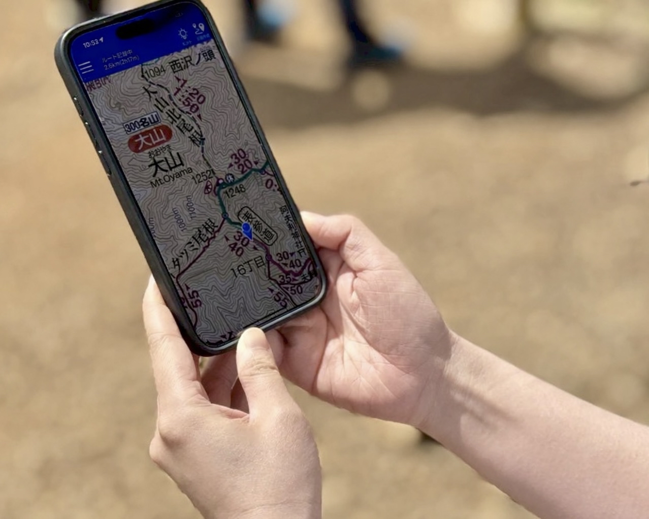 山頂直前のルート確認